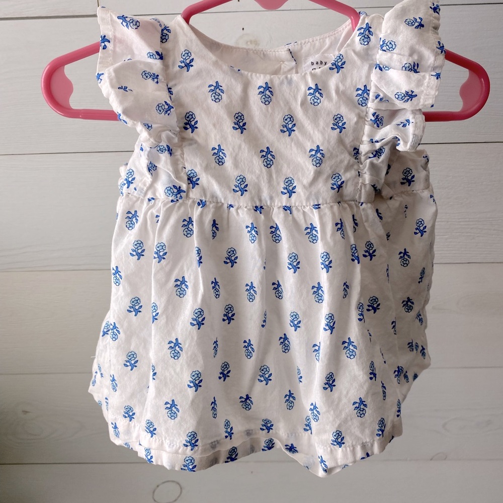 All in the Details Baby Blouse 💙🤍